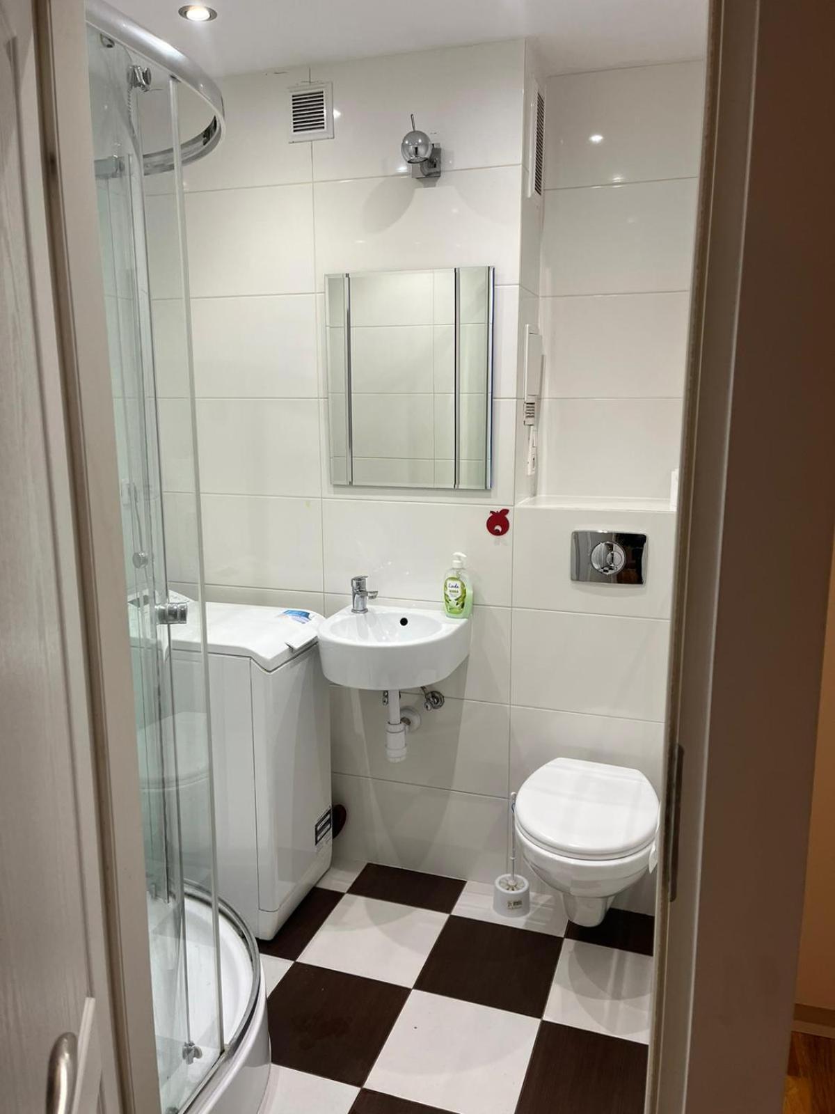 Workation, Centre, 4-5 Persons 3-4 Nights Offer, Nature Park Metro 1min , 15 Min Palac Kultury, Balcony, Quiet, Easy Parking Chroniony Butas *